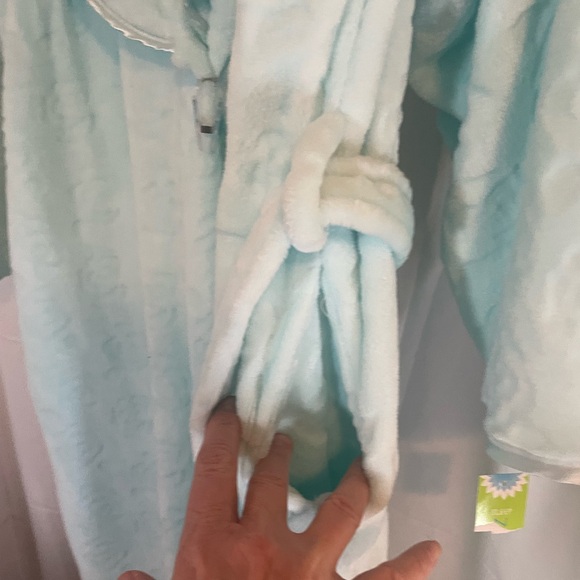 Women's Light Blue Robe - Picture 4 of 7